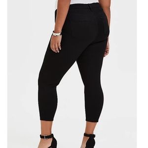 Black Crop Skinny Jean